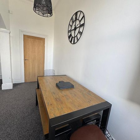 Spacious Victorian Birkdale Apartment With Garden Southport Exteriér fotografie