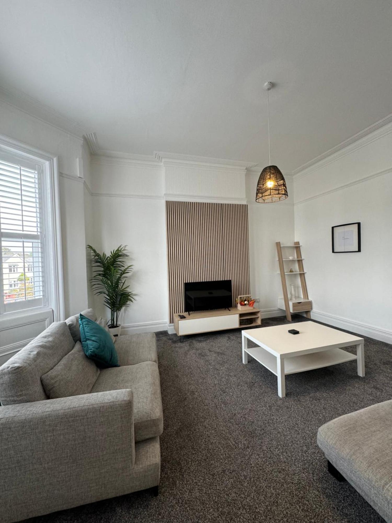 Spacious Victorian Birkdale Apartment With Garden Southport Exteriér fotografie