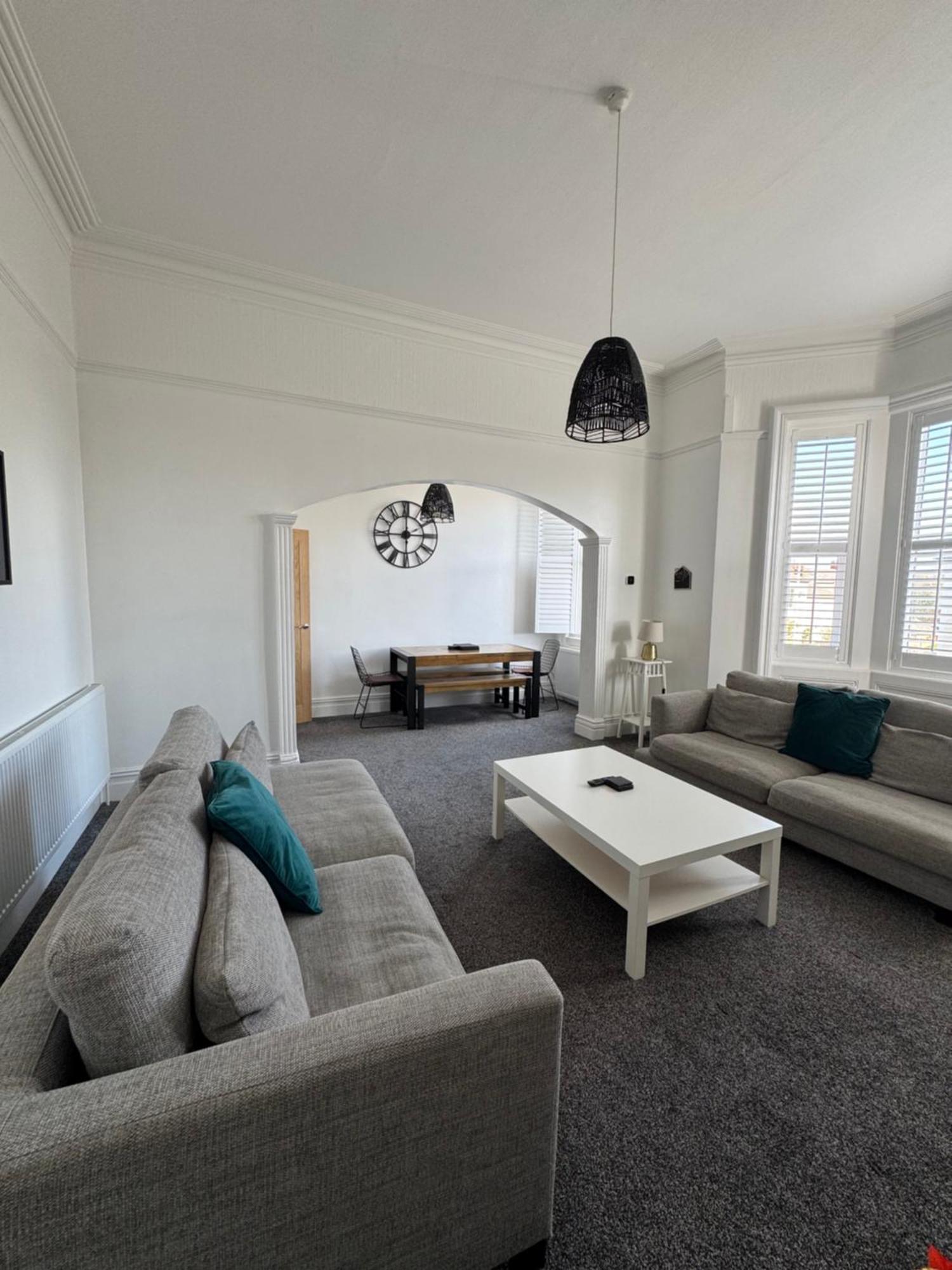 Spacious Victorian Birkdale Apartment With Garden Southport Exteriér fotografie